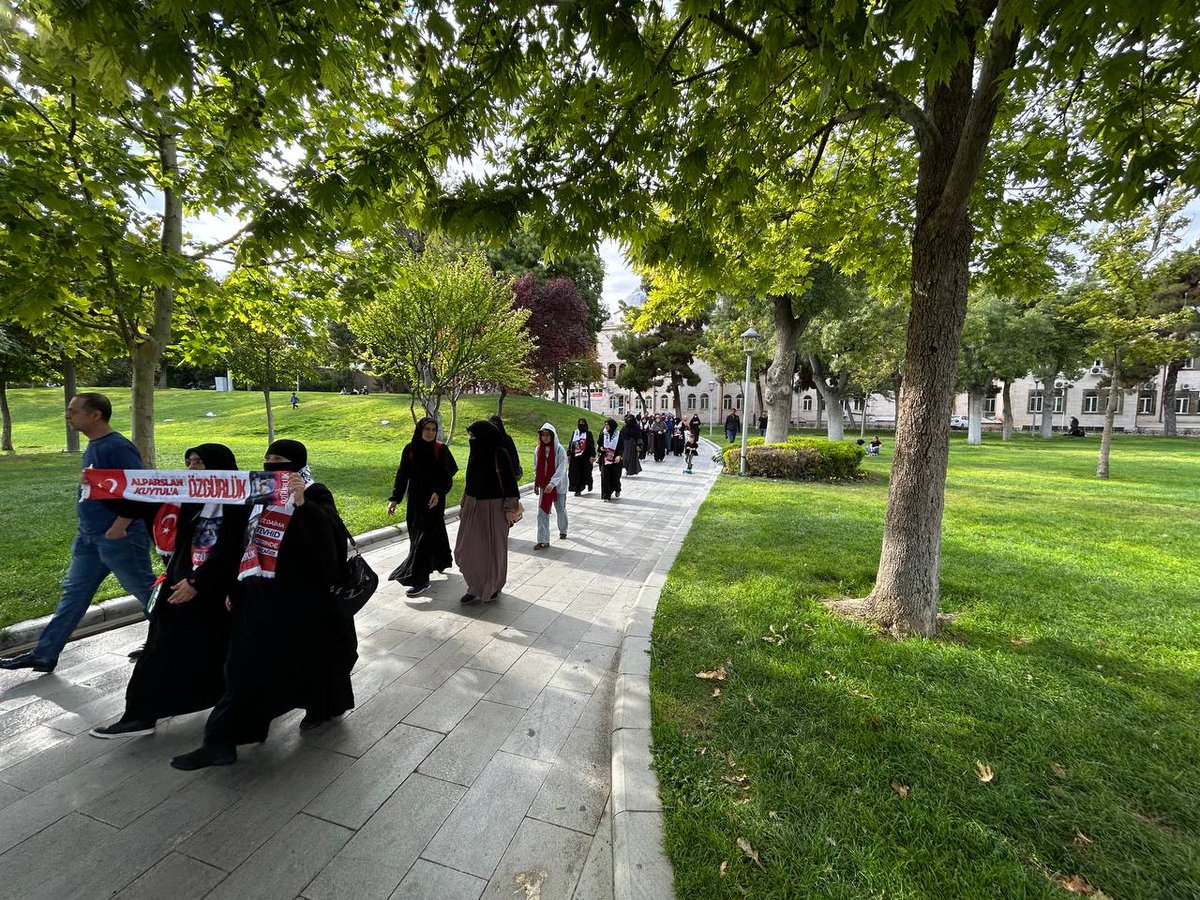 FurkHar42's tweet photo. Bu zulüm bitine dek, mücadelemiz sürecek!

TutuklulukZulmünü Bitirin
AlparslanHocaya Özgürlük
SemraHocaya Özgürlük https://t.co/1turcFTg0b