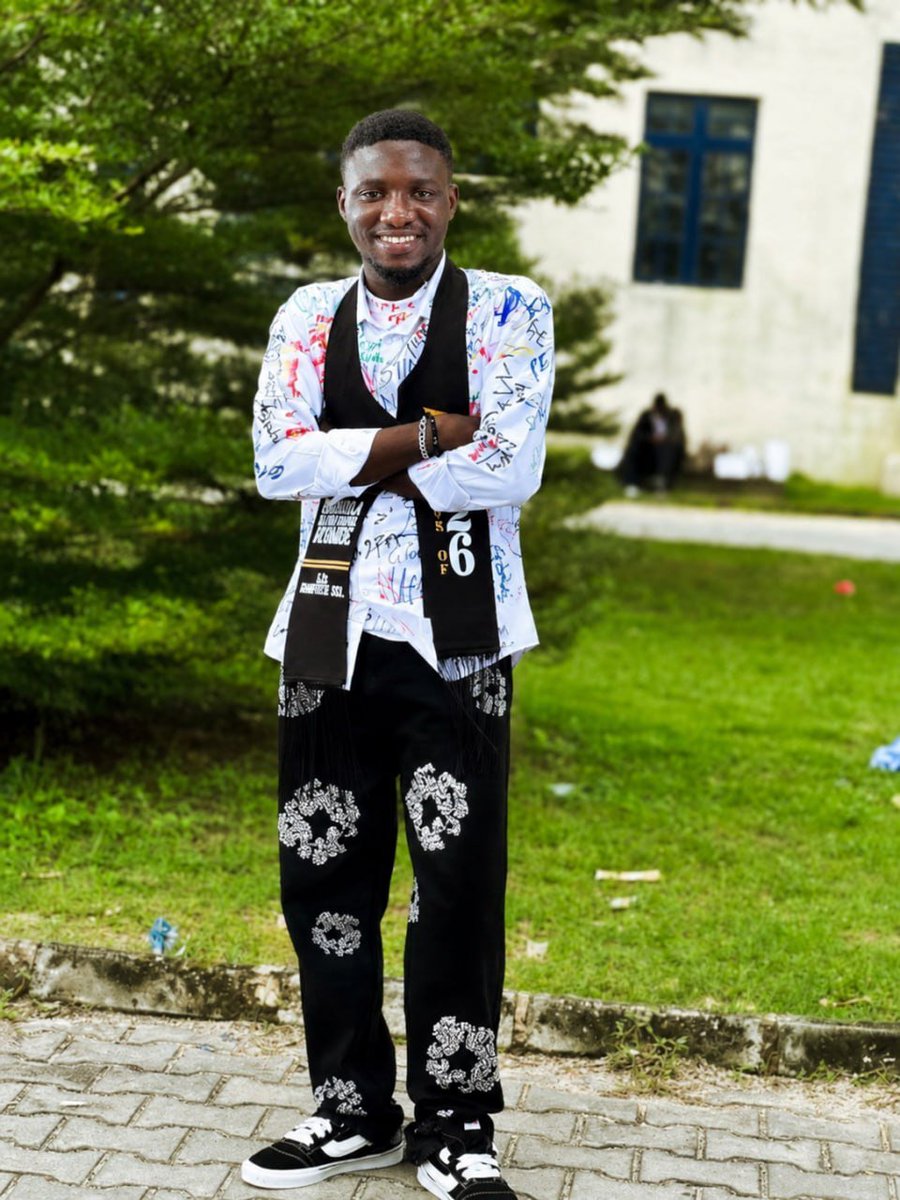 drealbigvirg's tweet photo. 2017, I left secondary school with a dream.

What I didn’t know was that I would spend the next 5 years writing JAMB, watching time pass and wondering when my own chance would come.

Admission finally came… then came COVID, EndSARS, ASUU strikes and countless delays.

But I stayed.

Today, I signed out. 🎓

9 years after secondary school, I am finally a graduate — the first in my generation of the family.

This is not just a picture.

This is years of disappointment, patience, prayers, persistence and refusing to give up.

To the version of me that kept trying every year:

We made it. ❤️🎓

Delayed, but never denied.

SIGNED OUT. HISTORY MADE.