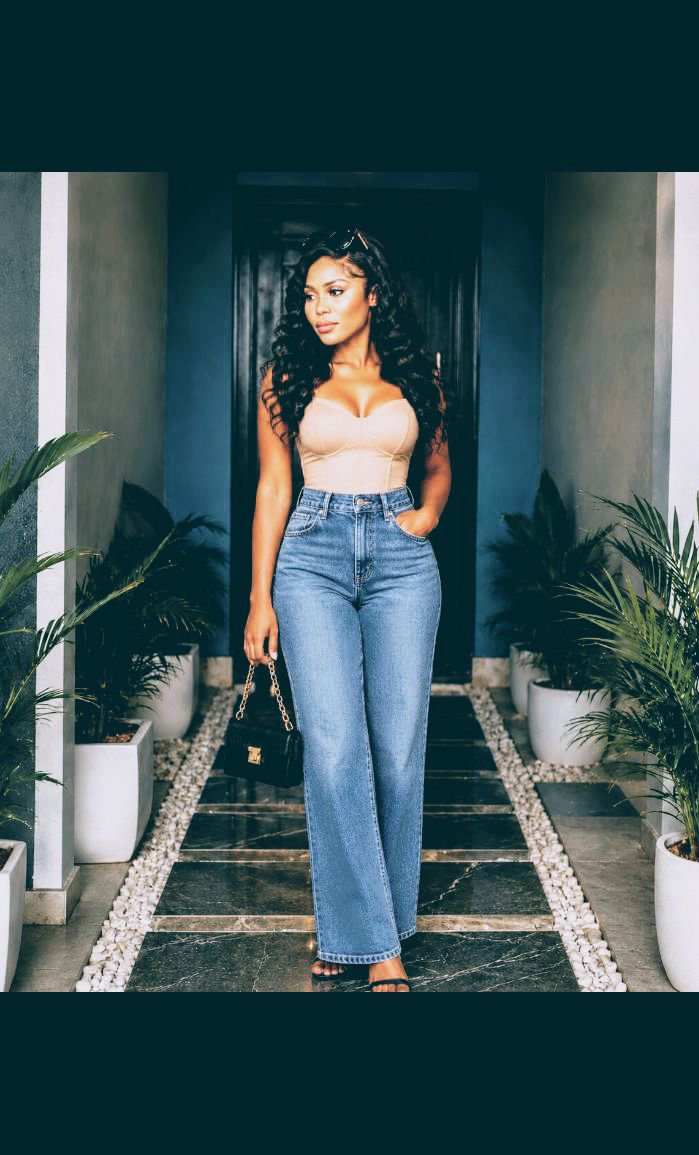 GistByJazzy's tweet photo. The beautiful Flora is up! 🌹
Please show your fave some love ❤️
and keep voting for Flora. 🙏🏽🔥
Let’s keep pushing until the very end! 👑🌹
#TeamFlora
#BBNaija
#BBNaijas11 https://t.co/ADvtPdYSHG