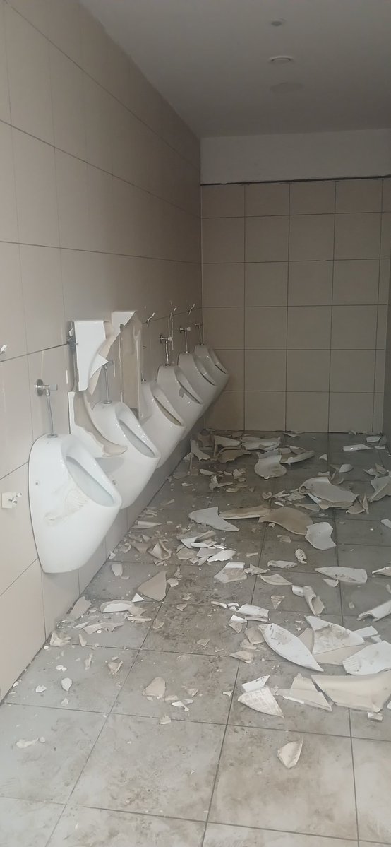 cegamedya's tweet photo. Trabzon taraftarının Amedspor yenilgisinden sonra Diyarbakır Stadyumuna verdiği zarar. Söze gerek yok. https://t.co/Qz0GzrTeBr