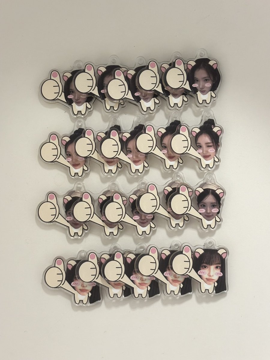 jwya0_'s tweet photo. 🩵 지우 생일 기념 🩵
#rt 추첨을 통해 4분께 키링 나눔합니다!

구성 : 코리락 + 행운부적 (총 2개) 
멤버별로 총 4분 뽑습니다! (ex.지우세트)
당발 : 9/7 , 참저삭 x
배송비 당첨자분 부담!

원하는 세트를 인용으로 적어주세요🫰
( 트친들은 멘션으로 , 4명 중 2명 트친 중 추첨) https://t.co/lzUzJafYml