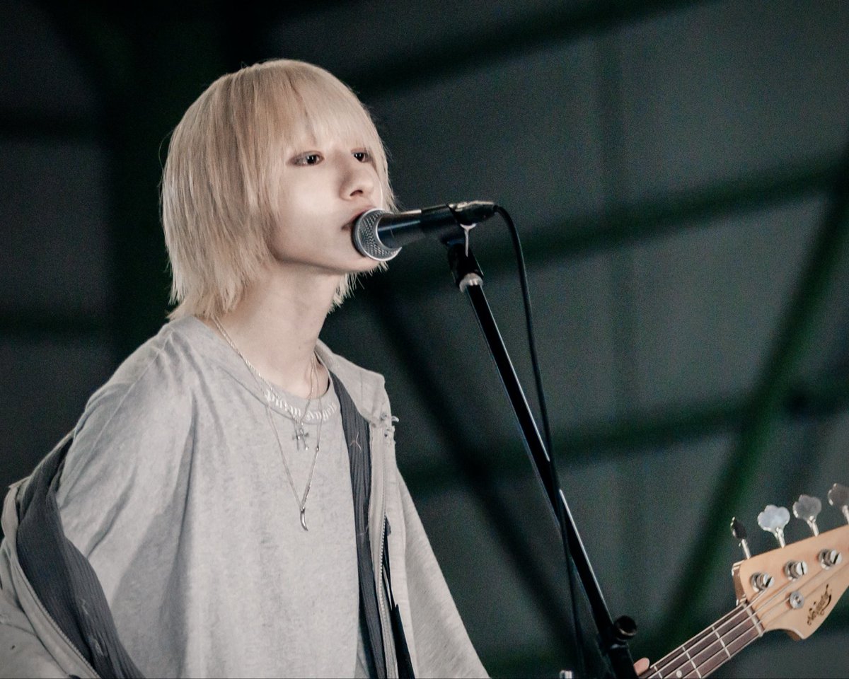 madrajpn's tweet photo. 普通に生きられない。

さよならばっかりの人生でした。

綺麗なお別れなんて出来なかったし、
本音は言えないまま飲み込んできた。

そんな奴らが後悔を持ち寄って集まり、
全てを覆す曲を作りました。

"Vanilla" 今夜リリースします。

僕らの産声を聴いてください。 https://t.co/2RIF7eaB5Z