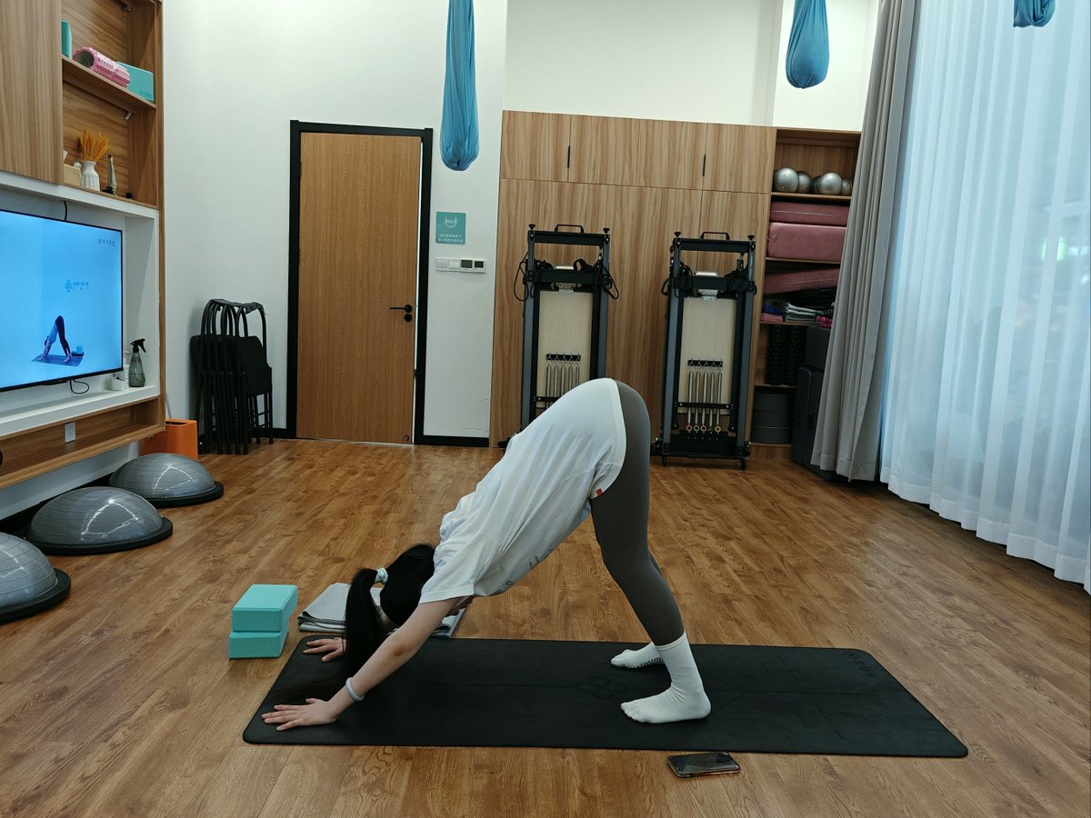 mindg683200's tweet photo. A 10-minute morning stretch routine works wonders for energy and focus all day. Try these simple moves right when you wake up! https://t.co/el1Qg5acDh