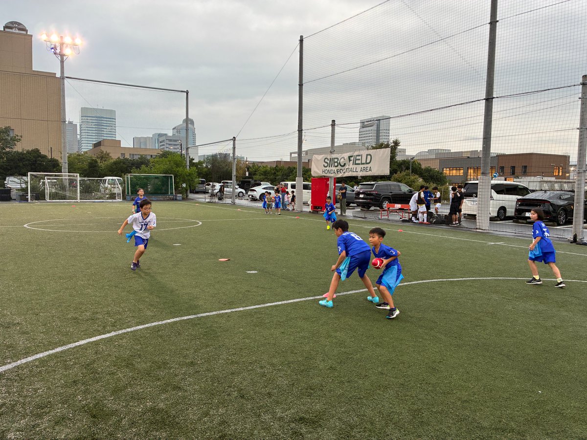 bigbluefb_'s tweet photo. 9月に入って少しだけですが過ごしやすくなり、MINI BLUEの元気度もアップ。メンバーも増えて、試合形式の練習にも熱が入ります。
MINI BLUEの活動は、こちらをご覧下さい!
https://t.co/xvLUMRTsdn
#MINIBLUE #IBMBIGBLUE #海浜幕張 #SMBCField #FlagFootball https://t.co/NSSysPaxg5