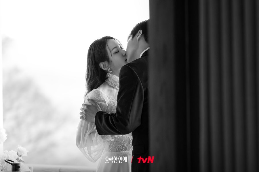Blue_fish_fra's tweet photo. #Spookyinlove drama couple 👩‍❤️‍💋‍👨 👩‍❤️‍👨 😍🥰
At BTS photoshoot 

Please both of you reunite again in another project 🙏🏻😌🥰
.
.
#parkeunbin #yangsejong #koreandrama #bestcouple
               https://t.co/yWWx4RCtAY https://t.co/5dX0WAJqo0