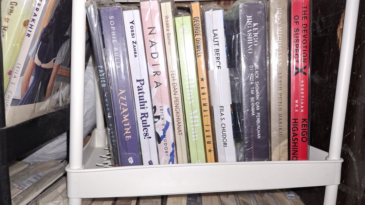 khairaniadf's tweet photo. Wts novel rak nya dah penuhh https://t.co/fbNSy8Mnir
