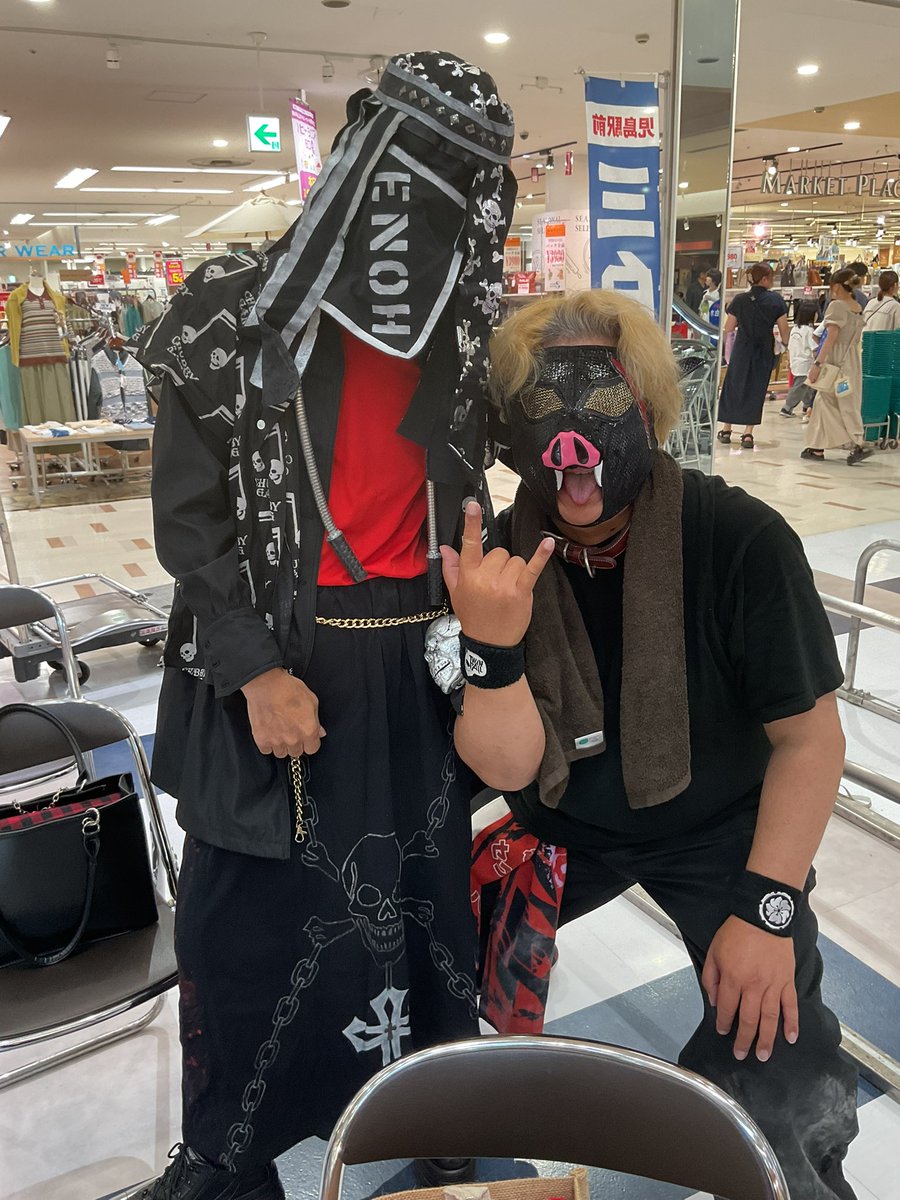 visuck0320's tweet photo. 2026年8月30日❗️#児島大会❗️
試合後❗️超・破壊さんにツーショット画像を撮らせて頂きました❗️
ありがとうございました‼️
#OPG
#超・破壊
#閻王
#WPG
#閣王 https://t.co/MHxTmVGCyb