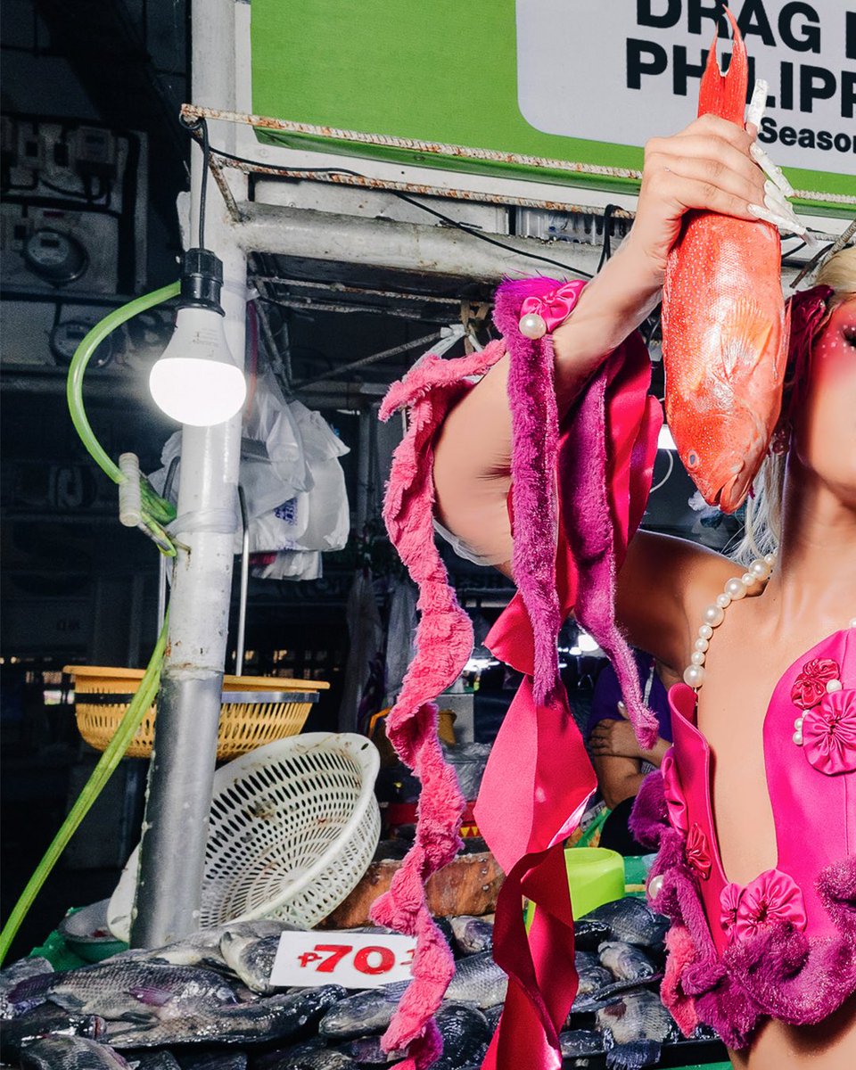 merckzz_'s tweet photo. Category Is: Raw β’ Fresh β’ Unfiltered
Whatβs the tea cunty? Ballroom is here! DRAG RACE PHILIPPINES, PUKIHAN NAAAA β¨
#DragRacePH Season 4 premieres FRIDAYS starting September 25 on WOW Presents Plus worldwide!
#merckz #dragraceph https://t.co/yCV6p0Zteu