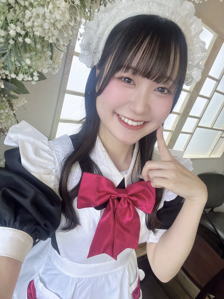 iwata__moeka's tweet photo. 今日から9月！！

#17sメイドカフェ 開催まで、あとちょうど2ヶ月です✌🏻
ということで！ビジュアル撮影の日のオフショットを公開📸

私が担当するダリアのカラーは赤！🎀❤️
赤似合うかな！？と少し心配だったのですが、着てみたらしっくりきてよかったです☺️💭

9月も元気に頑張るぞ〜！お〜！🙌 https://t.co/t0mEDJ1r5D