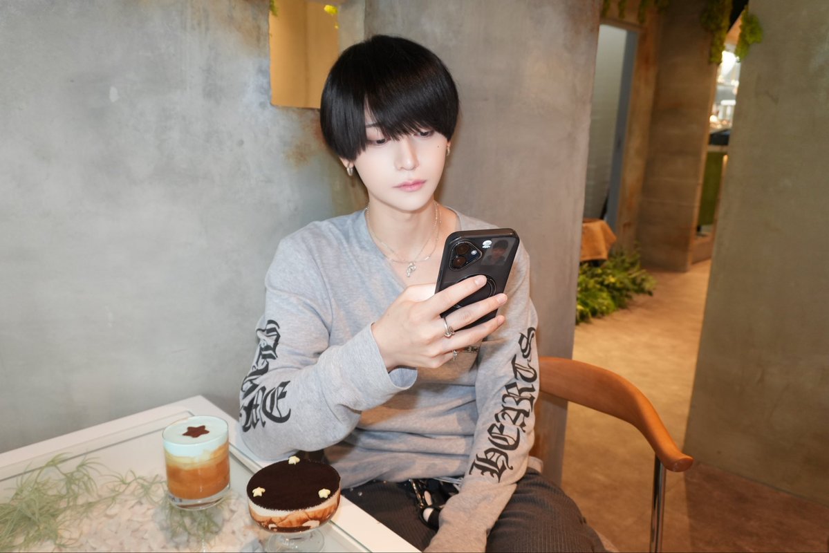 shumero_Zavage's tweet photo. 泣くほど僕を好きなの？ https://t.co/E5Hc5miBGk