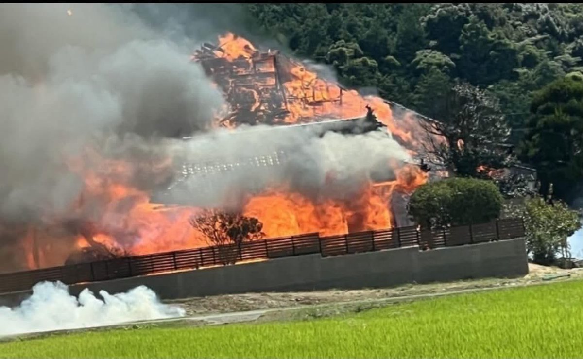 OupInp's tweet photo. 大友宗麟もキリシタン大名で神社仏閣を攻めた。他の宗教が来るとこうなる。

今の大友は誰だ？そしてそれを止めて日本を守った人は誰か？そして何をした？

それを考え自分にできる事を考える事が大事だと思う。 https://t.co/hnO0a24tw6