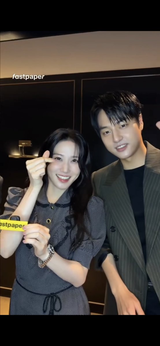 Blue_fish_fra's tweet photo. #SpookyInLove drama couple 👩‍❤️‍👨🥰😍

At drama promotion photoshoot

Manifestating they reunite in another project 🙏🏻🥰

#ParkEunbin #YangSejong #koreandrama #bestcouple #binjong https://t.co/QXr8dTaVZ1