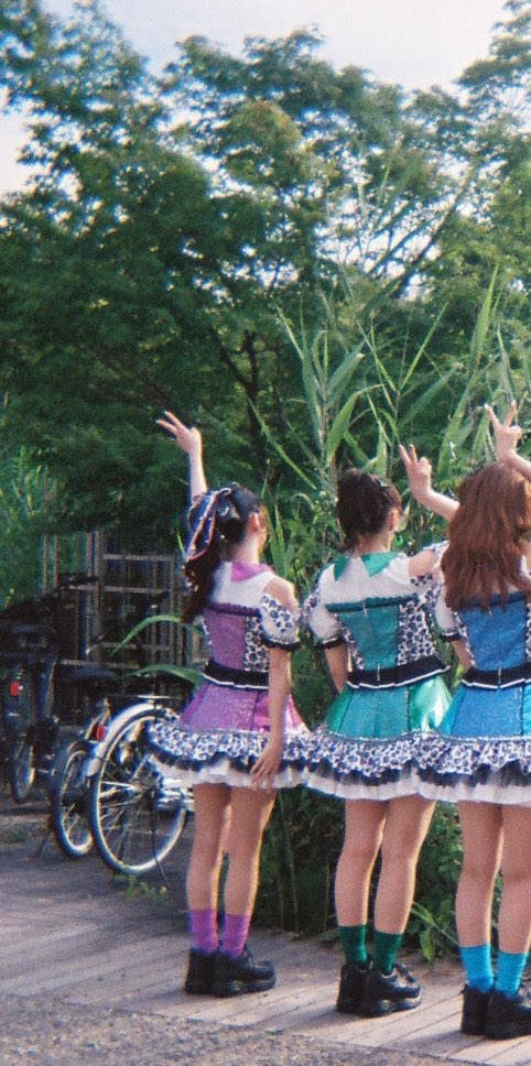 ebichu_staff's tweet photo. 【☀️夏の思い出☀️】

TikTokにて #ふぁみえん2026 の思い出フォト公開📸
🔗https://t.co/BIou6ljycG

「スーパーブルー」MV公開中🌻🍉✨
https://t.co/6rqcPxqFzg

💜真山りか 
💚安本彩花 
🩵中山莉子 
❤️桜木心菜 
💚小久保柚乃 
🤍風見和香 
🧡桜井えま 
🩷仲村悠菜 

#えびちゅう #私立恵比寿中学 #スーパーブルー