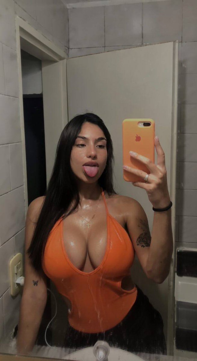 Linoya_zw's tweet photo. Say “now” and I’ll send the sluttiest thing I have😏 https://t.co/tUDEJBaIXE