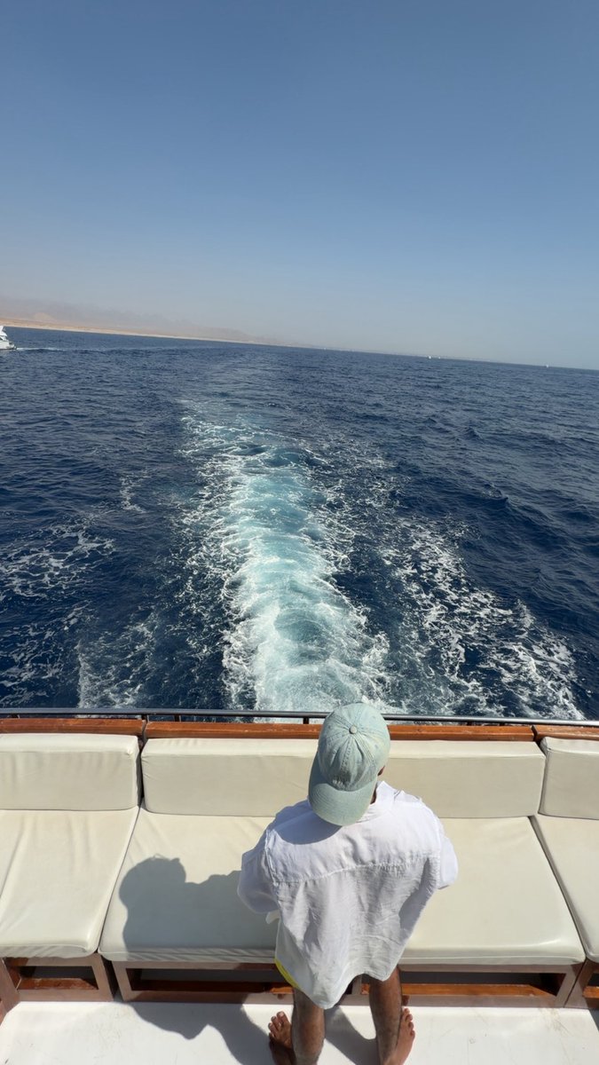 iaks77's tweet photo. 🤿 🎣 🌊 https://t.co/JSWAE0CjNS