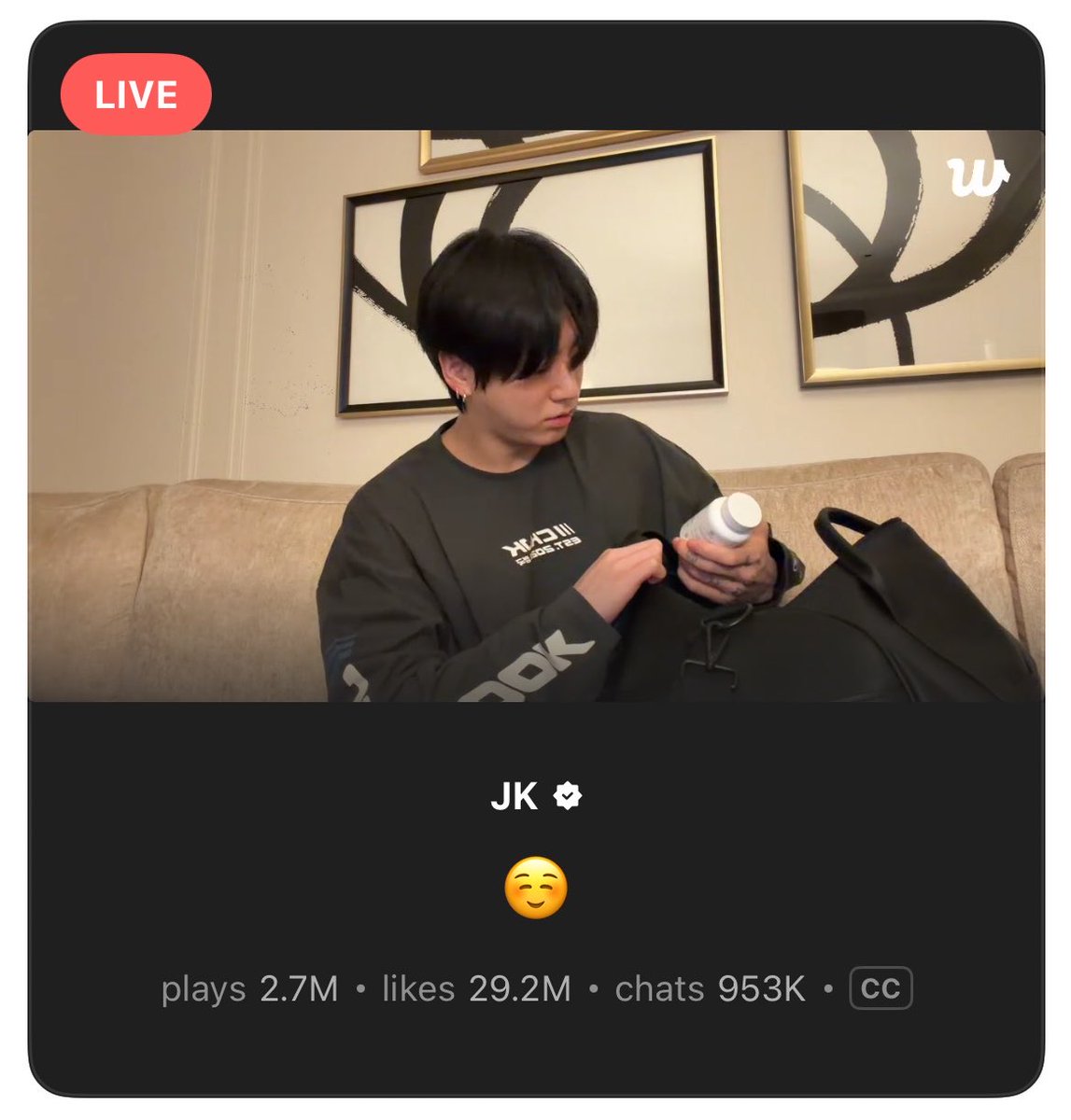 piyotokki's tweet photo. oh this emoji “☺️” is so jimin coded https://t.co/a7TaN6BehA