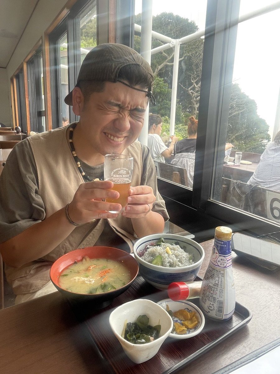 ittetsu_blam's tweet photo. 今日は私の誕生日！🙌✨

2年前の今日、ﾖｯﾒにプロポーズしたお店でご飯食べたり、朝から生しらす丼とビールをぶち込んだりでご機嫌です。食べすぎ飲みすぎました🍺

今年のテーマは
・痩せる
・わんこ達との時間を増やす
・お仕事をがんばる
です。

1年間がんばります。 https://t.co/kci0x7Faul