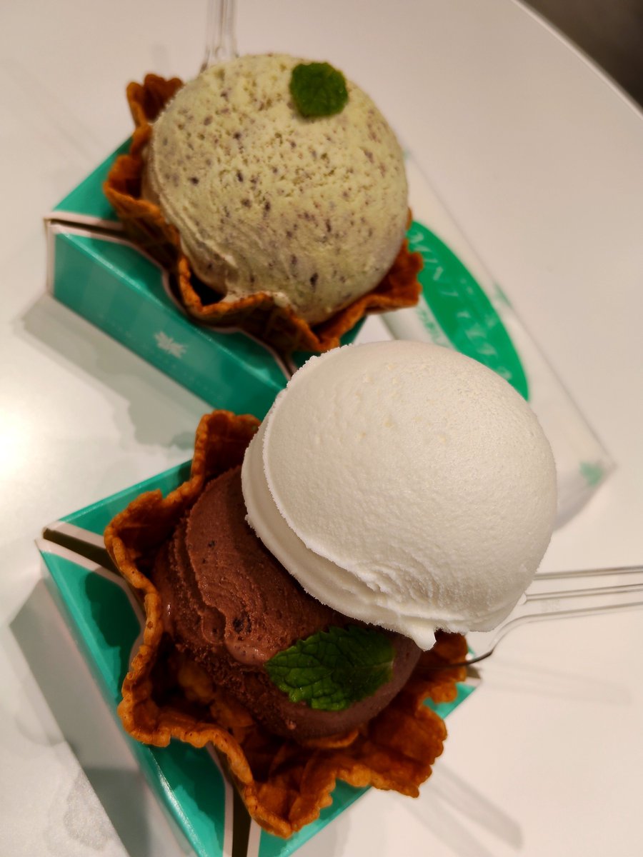 chisatem's tweet photo. 先日友人と薄荷堂に行ってきた(・∀・)ジェラートが最高に美味かった！！チョコミント好きにはたまらんです☺️

また行きたいな〜☺️
ミントってほんとうま〜い🌿.∘ https://t.co/AqVHg1hYj2