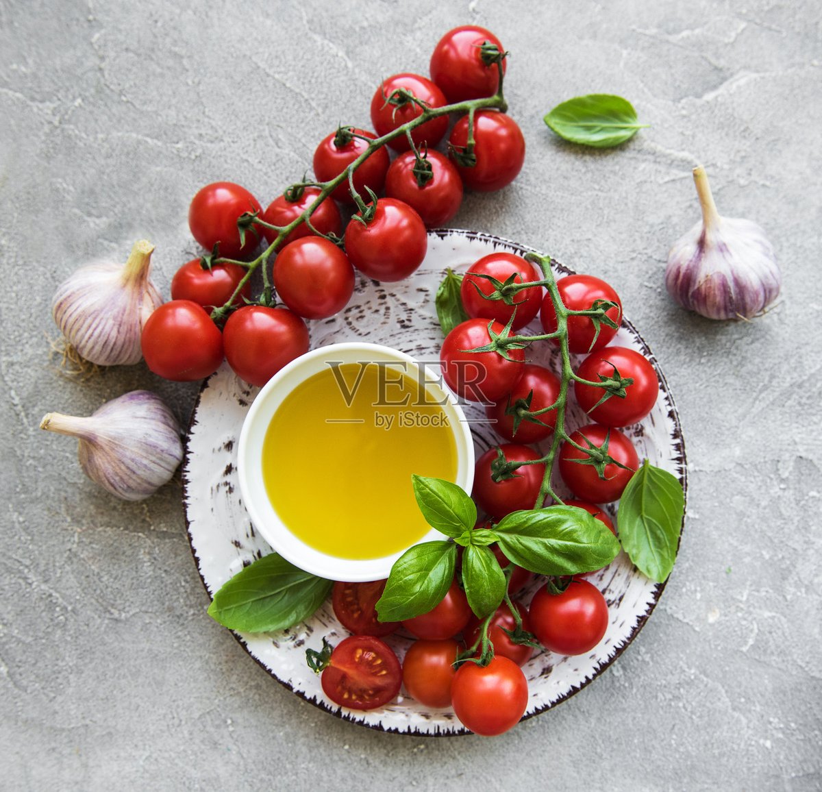 samican14's tweet photo. Fresh organic basil, ripe cherry tomatoes u0026 extra-virgin olive oil just restocked! Perfect for whipping up a quick caprese salad tonight , https://t.co/YXNMygr07P