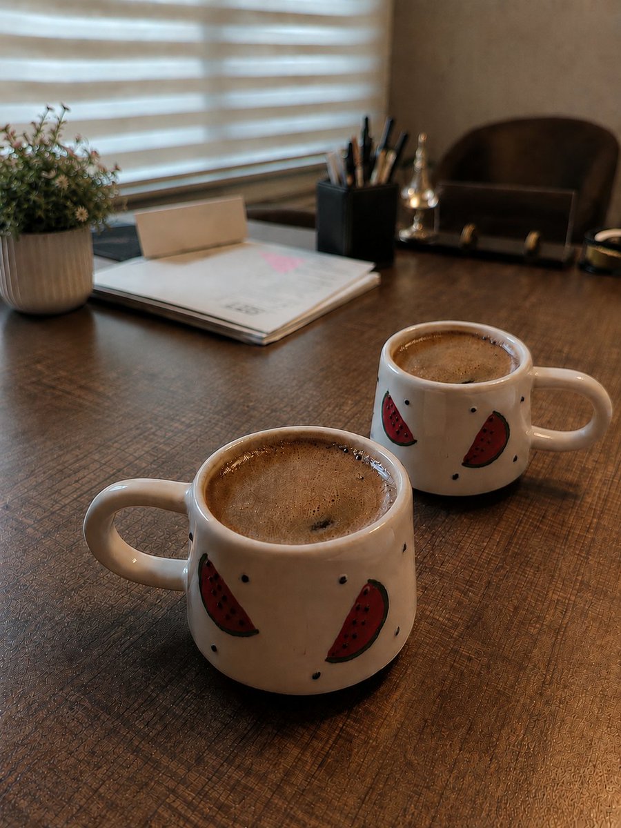 agladimazonce's tweet photo. adli yıl başladı
borçlularla kavga edildi
müvekkilin derdi dinlendi
kahve icilecek... https://t.co/QDLvkRR8E6