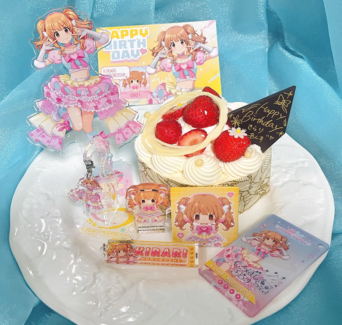 ichigolovehiyu's tweet photo. きらりお誕生日おめでとう🎂🎉🎉🎉
大好き︎💕︎ずっときらりがはぴはぴでいられますように🌟
今回お誕生日中開催のコラボグッズでお祝い🎊💐🍓

あんずちゃんのフライング名前入り✨

#諸星きらり誕生祭2026
#諸星きらり生誕祭2026 https://t.co/i3m7PbsnyI