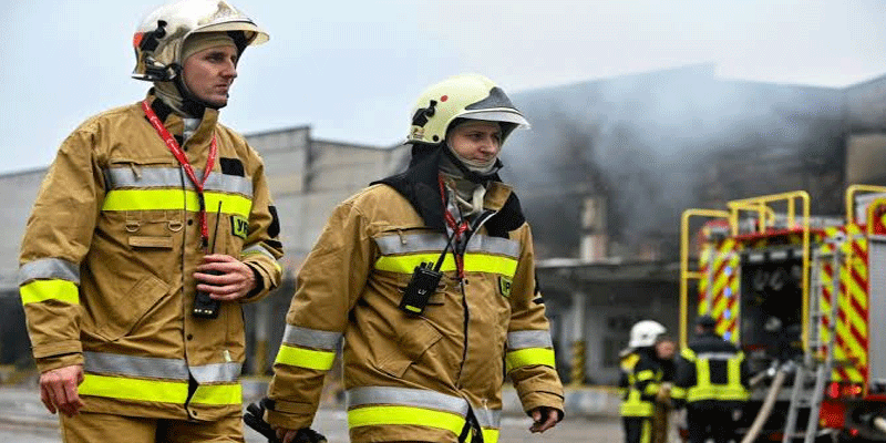 spo_india's tweet photo. Russian Strike Near Kyiv Exposes Ukraine’s Civil Defence Risks
#RussianStrike #Kyiv #UkraineWar #CivilDefence #UkraineMissileStrike #KyivAttack #AirDefense #CivilianCasualties #UkraineCrisis #RussiaUkraineWar #KyivNews
https://t.co/3jaINg4zmI https://t.co/DIPPmQq6A6