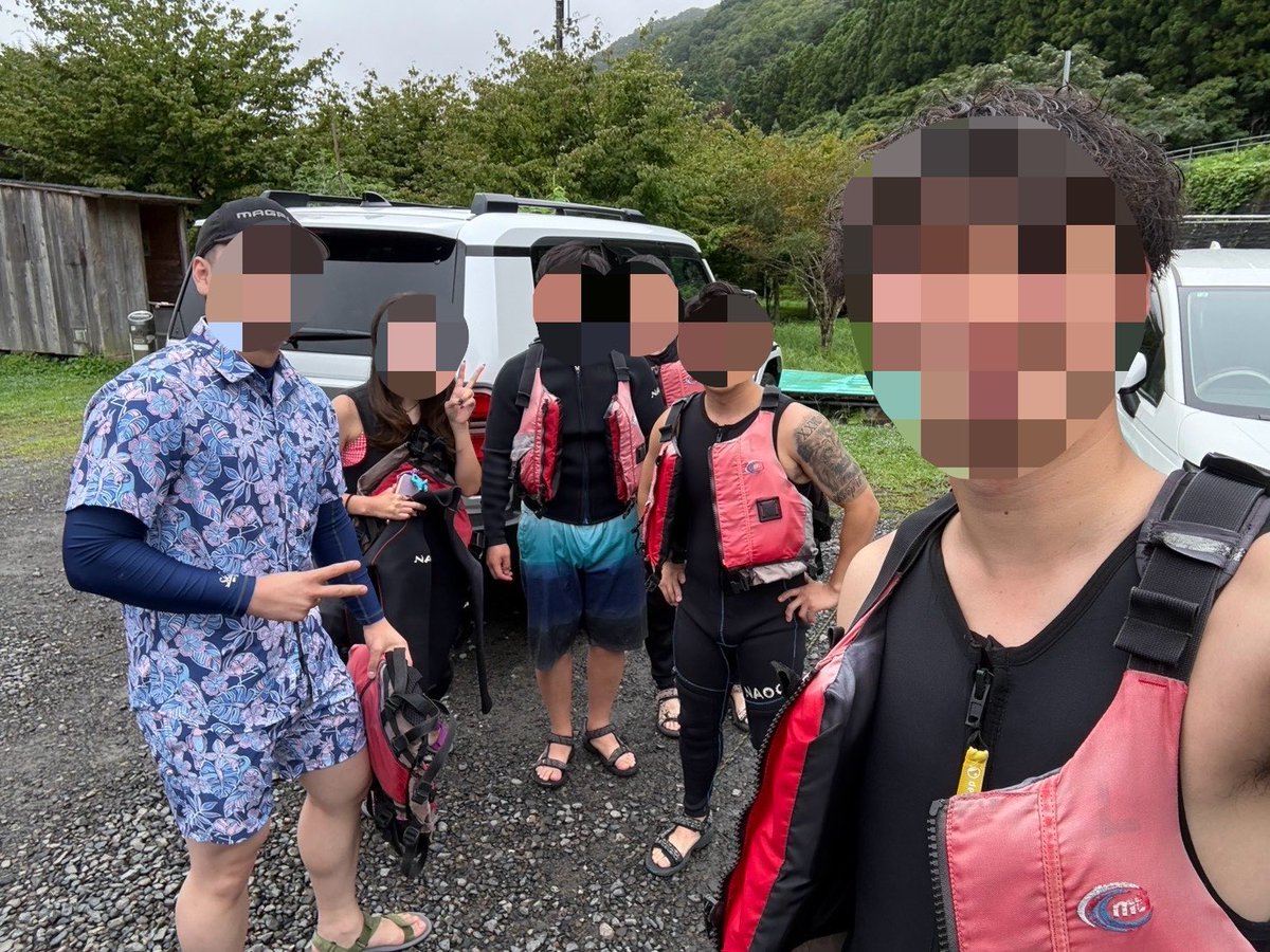 Ando_sabage's tweet photo. 1人だけご機嫌すぎる水着だった https://t.co/Y1ZUJyvvJi