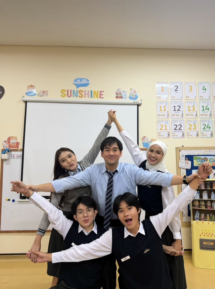 SandyoursNuna's tweet photo. Apa2an ini... kenapa mereka disatukan? favoritku semua 😭😭😭 https://t.co/Xf5FIRCIp9