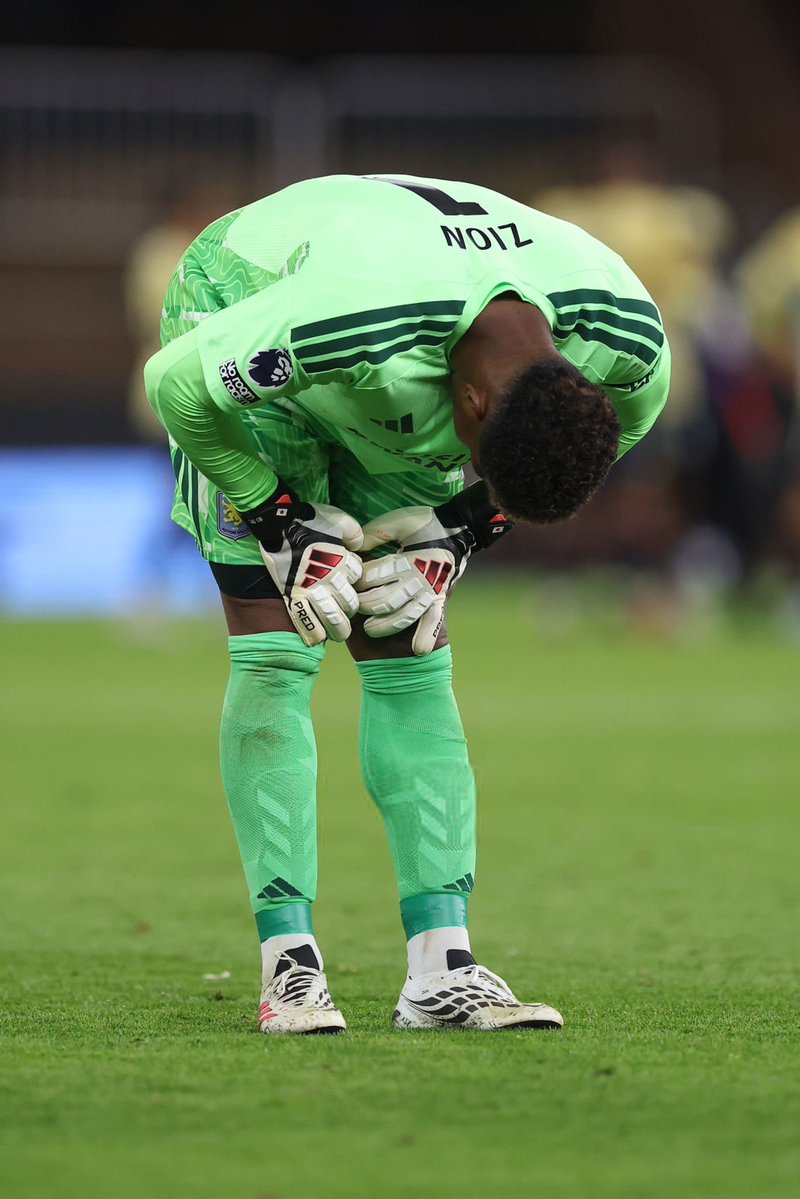 MediaAstonVilla's tweet photo. What a man 💜 https://t.co/A738x8fg8y