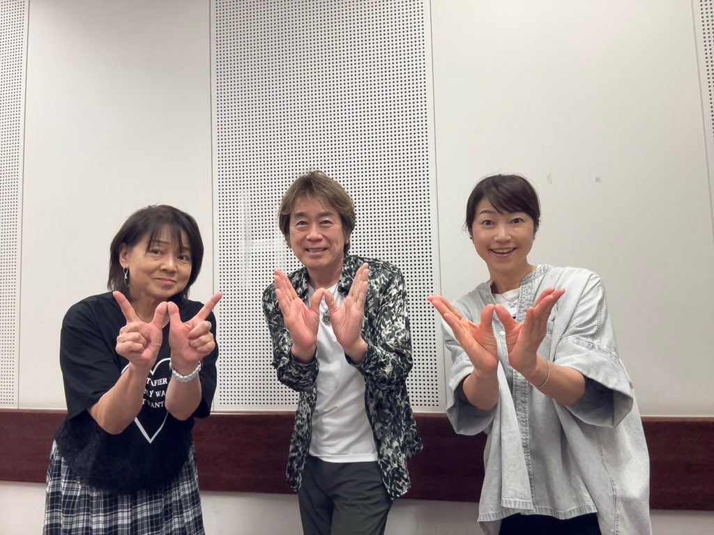 k_hayami1962's tweet photo. 『WONDER 3』
2年振り公演決定‼️✨
11/15(日) JZ Brat(渋谷)
①昼の部14時〜
②夜の部17時15分〜
予約¥7500(当日¥8000)
※受付開始9/10(木)
「#おかあさんといっしょ」の元兄姉
3人によるハートフルなライブを
お届けします。
#WONDER3
#しゅうさえこ
#つのだりょうこ
#速水けんたろう https://t.co/HMBHn7yvrO
