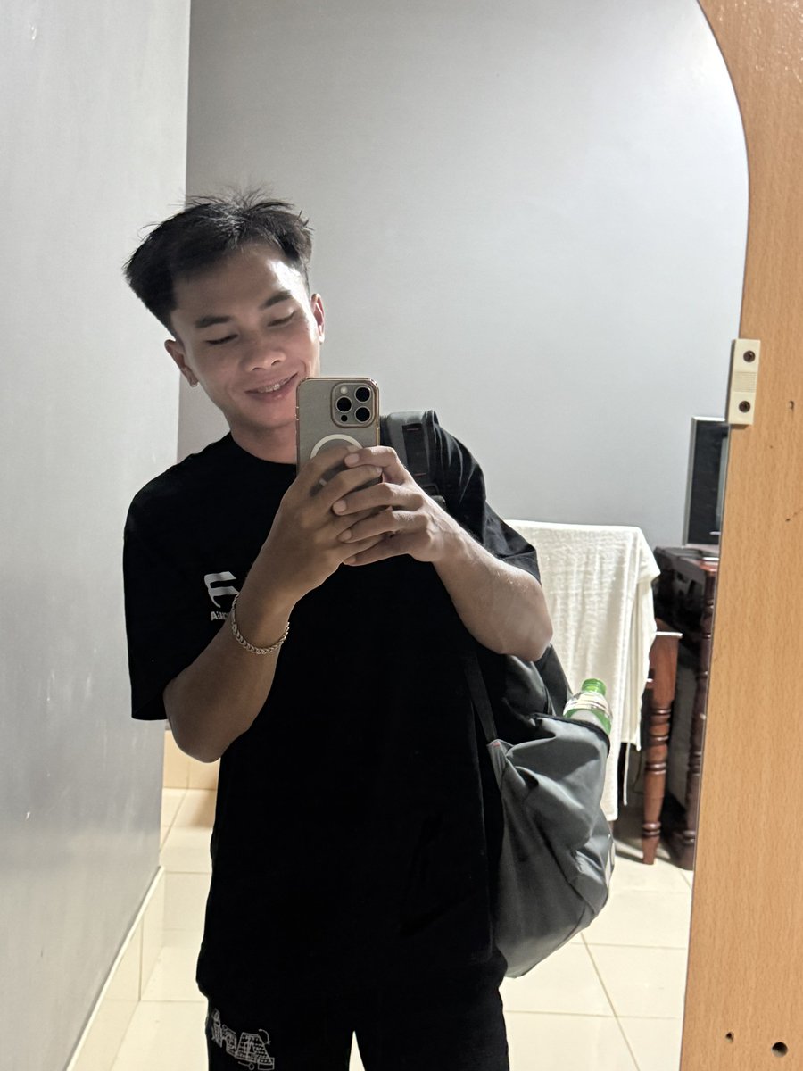 AThity99's tweet photo. ປາກເຊ ມີຄຳຕອບຢູ່ບໍ😂 https://t.co/4fZBzFdftR