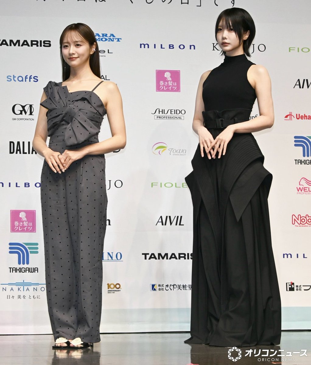 aNo2mass's tweet photo. 「THE BEST OF BEAUTY 2026」受賞致しました🏆
歌は勿論ですが、そこにはいつも髪型やメイクファッションも一緒に自分を表現し続けて来たのでとても光栄です。
今日はﾄｹﾞﾄｹﾞで吊り眉毛です。
愛されフェイス森さんと共でしたｮ🫶🏻美 https://t.co/3hVz40Yi5e