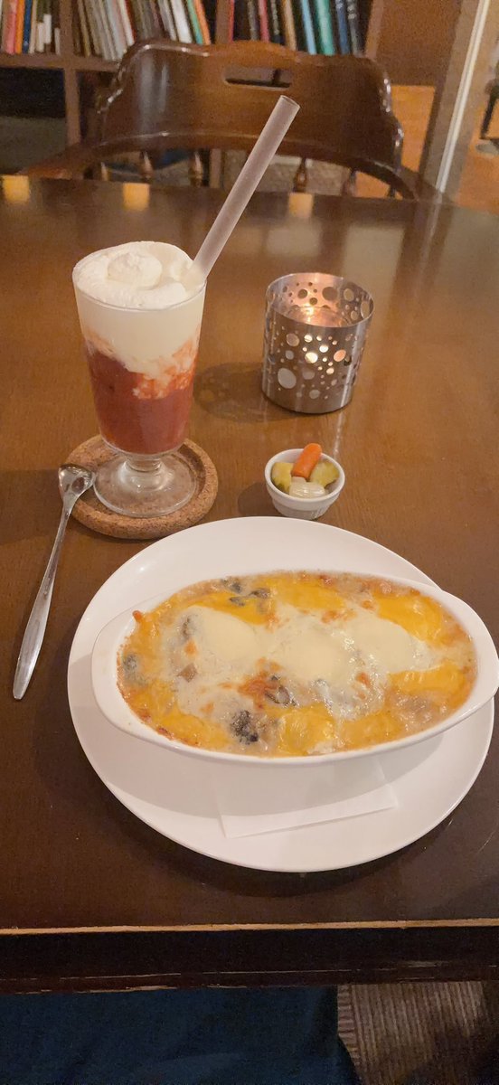 hakt1145529's tweet photo. 動き倒した後にホテルの目の前に超いい感じの夜までやってるカフェ発見したしめちゃくちゃ手混んでてうますぎる https://t.co/EaNGDwGlMx