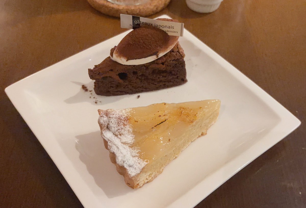 hakt1145529's tweet photo. 動き倒した後にホテルの目の前に超いい感じの夜までやってるカフェ発見したしめちゃくちゃ手混んでてうますぎる https://t.co/EaNGDwGlMx