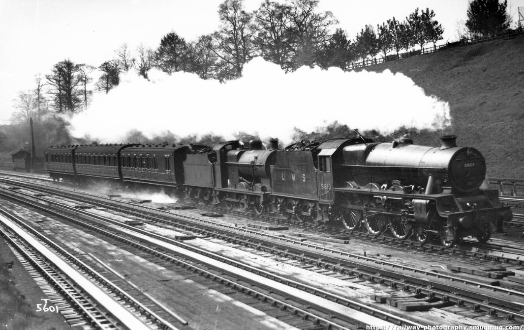 westernriviera's tweet photo. Favourite genre of train photos gotta be consists with comically unnecessary motive power https://t.co/5AbMoIuVVx