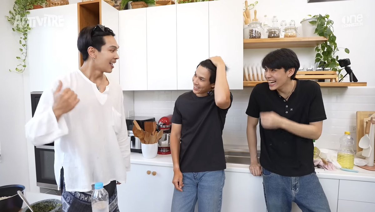 Tanatho66240745's tweet photo. Ep.1 “โพกผ้าเหมือนเพื่อนพี่เลย” 

Ep.2 “ใครมารายการผมรักหมด ถึงไม่มารายการผมก็รัก”

Ep.3 “ภูม่า นี่กูนี่นาย”

Ep.4 “มี Room39 ป่ะ”

Ep.5 ที่มี(กำลัง)จะน้องคนนั้น…🧏🏽🧏🏻

#ตรีนายมีจริง https://t.co/Oh69K80AuF
