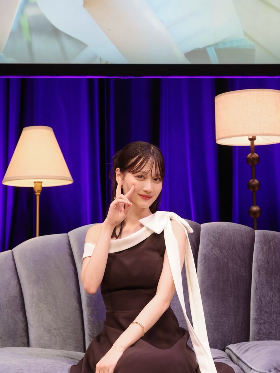 maamith726's tweet photo. チャッピーでこのバスイベ、ドレス美月ちゃんでアクスタ作っててお願いしたらいい感じに作ってくれました🌙
美月ちゃんバスイベのビジュでグッズ欲しいと思ってしまいました✨ https://t.co/1FFf3W91JF