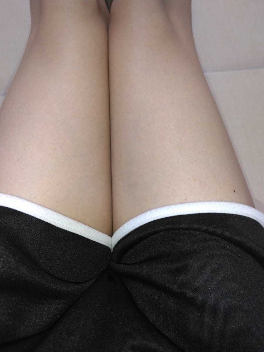 qz8e5's tweet photo. 男の娘のデカチンみたい人DMきて、暗号化限界あるから話しかけてくれたら送るよ、見られたい人もきて
#ちん凸　#ちん凸待ち
#男の娘　#太もも https://t.co/DNS2RpmNF7