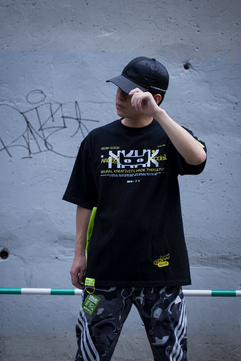 nkhk_jp's tweet photo. NKHK-AW26-TS01
【TAG_ERROR.tee】

TYPE
Oversized S/S Tee

SIZE
One size

FABRIC
9.1 oz Heavy Cotton 100%

BODY
Tubular, no side seams

COLOR
Black

SEASON
AW26

MEASUREMENTS / cm
LENGTH    CHEST    SHOULDER    SLEEVE
76    60    56    25

¥9,800 tax in https://t.co/BPFRw4ZNZi
