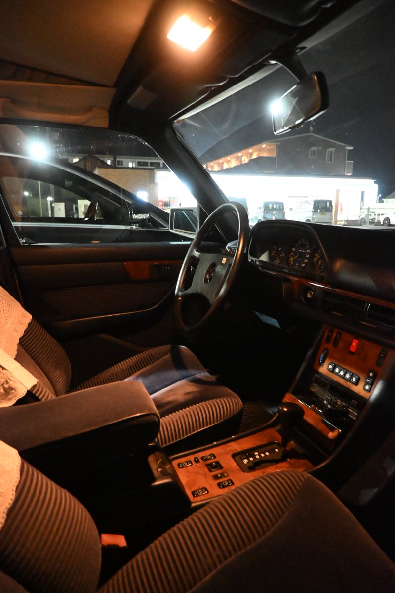 Itamasakun's tweet photo. これが僕の新しい車です！

"𝑾𝟏𝟐𝟔 𝟓𝟎𝟎𝑺𝑬𝑳"

カッコイイ！！

#w126 https://t.co/pO3CbNSUFX