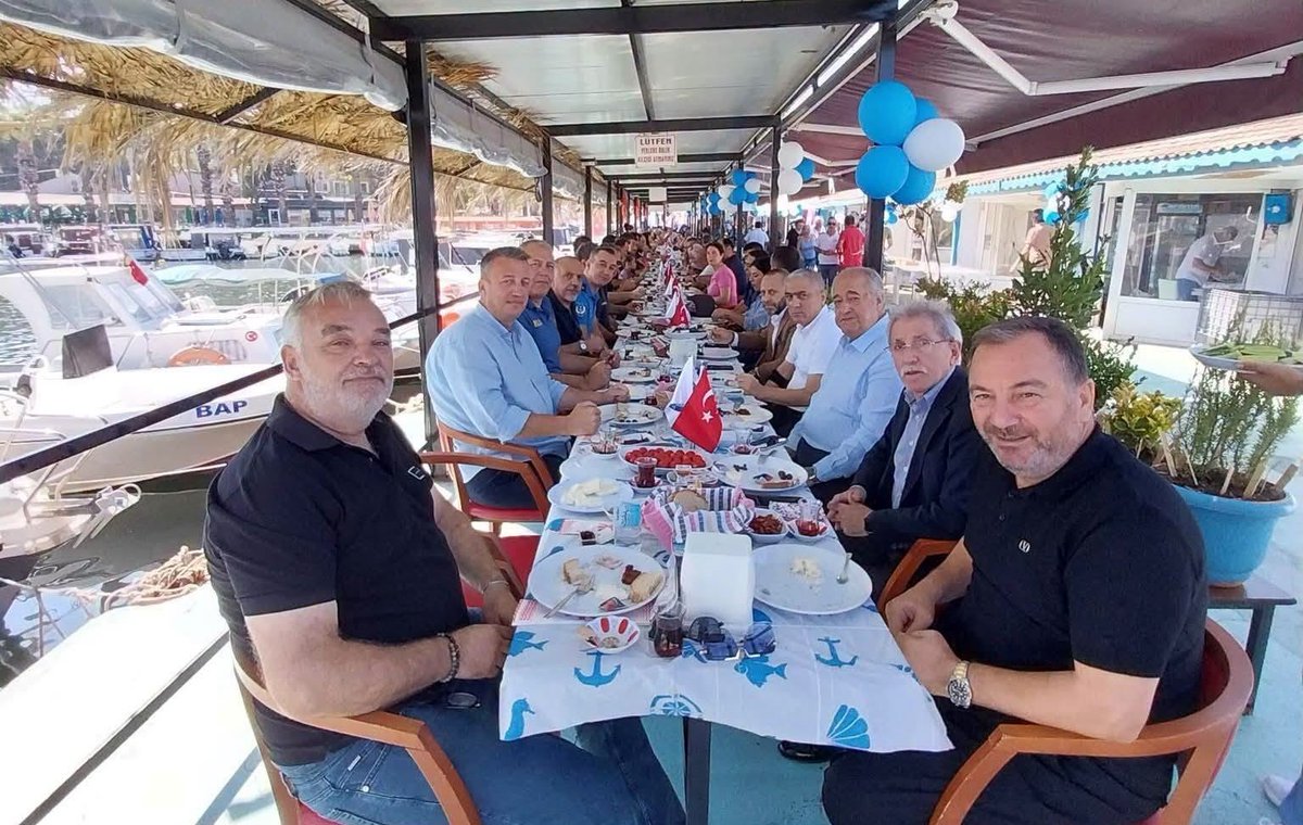 aliagato1991's tweet photo. ALİAĞA’DA 2026-2027 BALIK AV SEZONU AÇILDI

Aliağa Su Ürünleri Kooperatifi tarafından 2026-2027 Balık Av Sezonu’nun açılışı dolayısıyla düzenlenen kahvaltı programına, Yönetim Kurulu Başkanımız Ömer Ertürk katılım sağladı.

Detaylar⤵️
https://t.co/iPN3YqrGqS https://t.co/9WDLzWXOdA