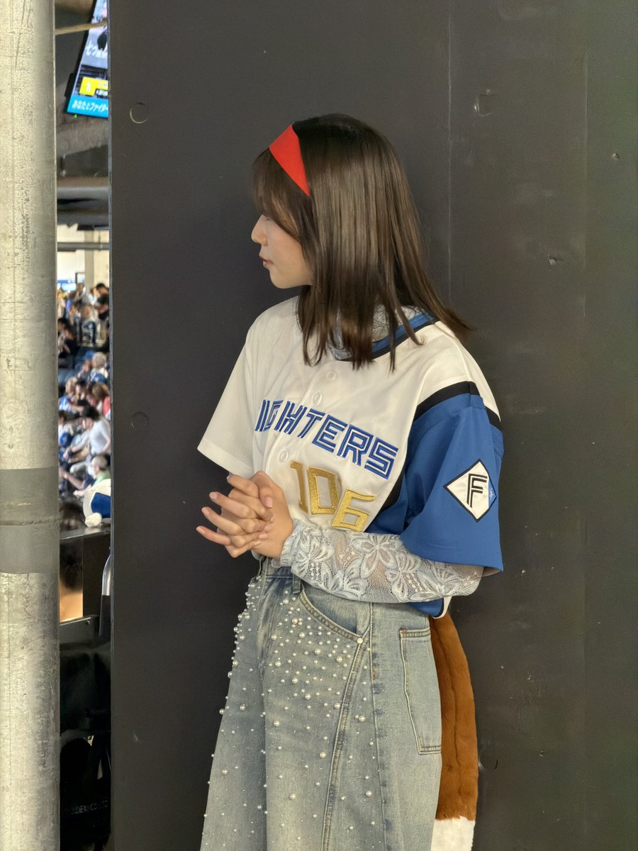 nibuchan_staff's tweet photo. きつねダンス🦊も楽しかったですね〜
エスコンフィールドHOKKAIDOさんの球場が素敵すぎて圧倒されました！

初の野球観戦、ありがとうございました。

#ストリートファイターザムービー 10.16公開 https://t.co/dwrz7g7HLn