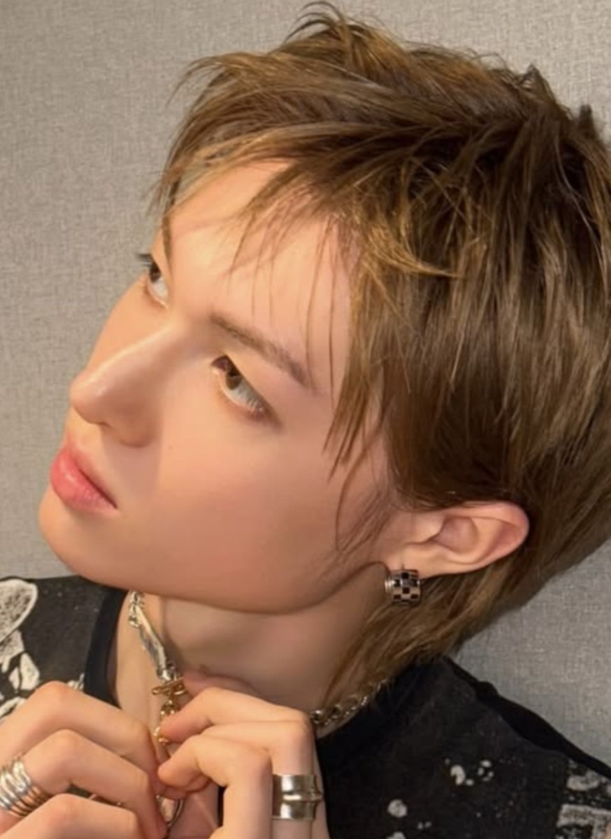 martincafes's tweet photo. what a PRETTY face https://t.co/UwYAY9kOMm