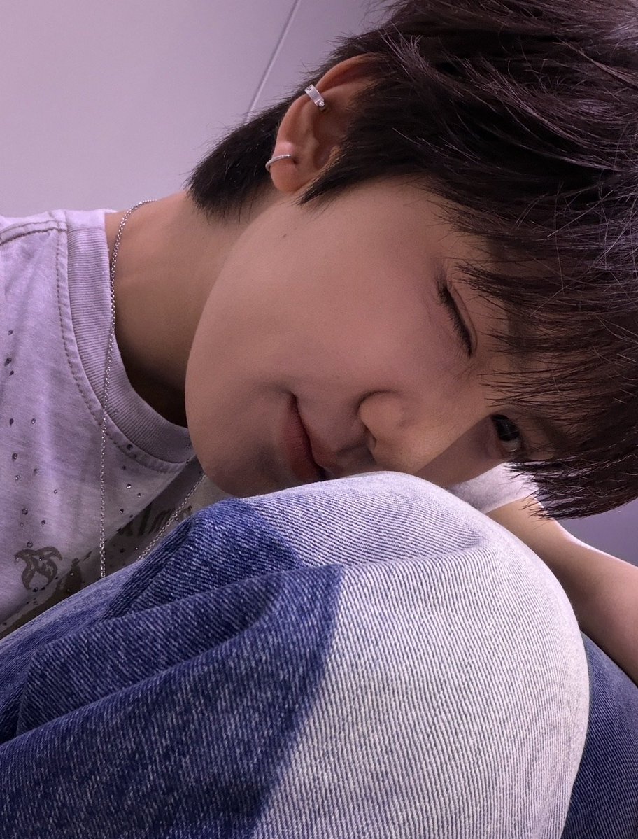 bomiii_gom's tweet photo. 이런 셀카 좋아 우리 졸귀곰 나중에 광각 귀염둥이 셀카 오는 날까지 #기다림 https://t.co/8tZrTuXek1