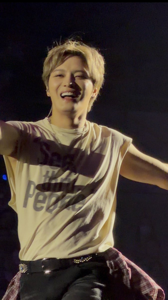 snowiris0601's tweet photo. @bornfreeonekiss  사는게 버거울때마다 오빠가 준비해준 파티에 설레는 마음으로 가서 다같이 웃고 뛰는게 얼마��� 힘이되는지몰라💚너무 당연한건데 오빠가 행복하게 웃는거 보면 마음 이 뭉클하고 꽉차게 행복해진다! 항상 고마워 살아 갈 큰 힘을 줘서💚 우리 다같이 오래오래 행복하자 ٩(ˊᗜˋ*)و https://t.co/wnEe4spddg