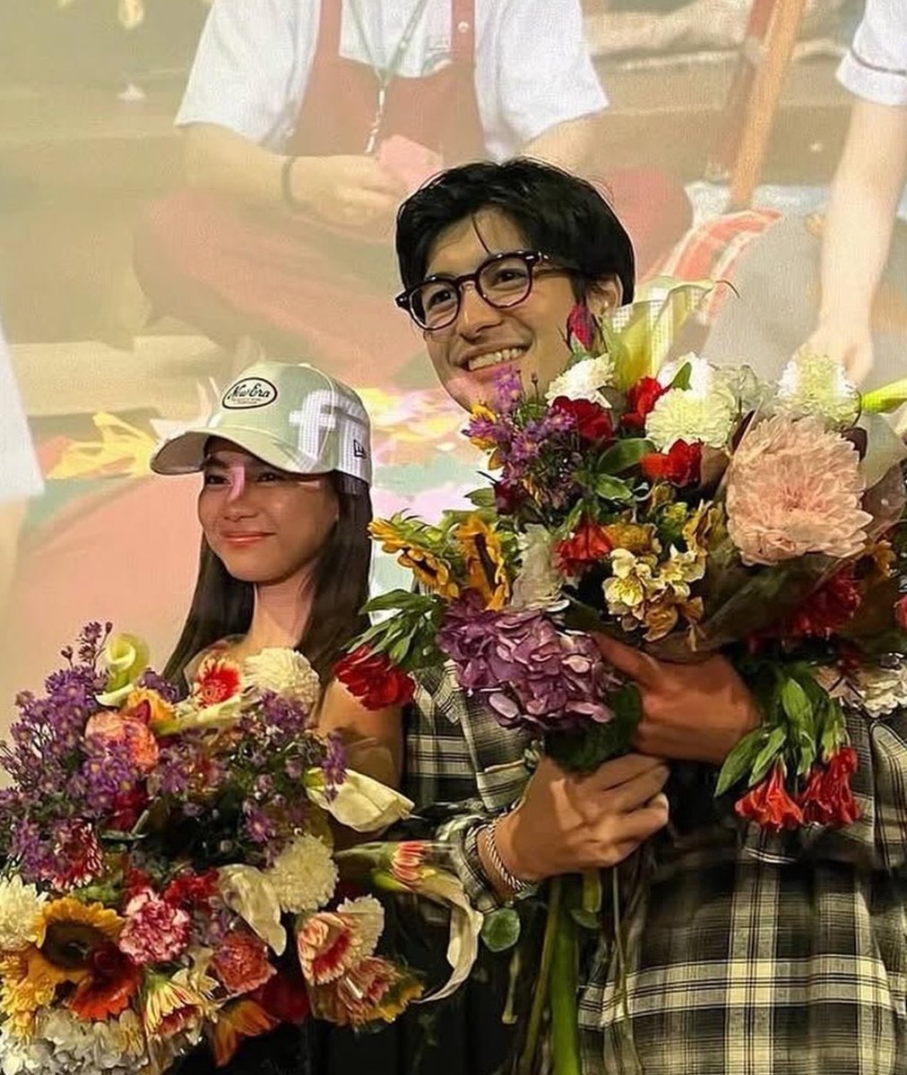 DresDynasty20's tweet photo. The cutest and the rawest! Huhu, why not? 🥹 I love it the mostest! 

Ang raw lang nito kasi. Sorry, not sorry. 😂 Can I fangirl for a while habang ’di pa busy? Hahaha! Awchuuuu 🧡

#MinamahalEra 
#AnEarlyThrowbackThursday
#AshDres https://t.co/ZCiZEkc6m9