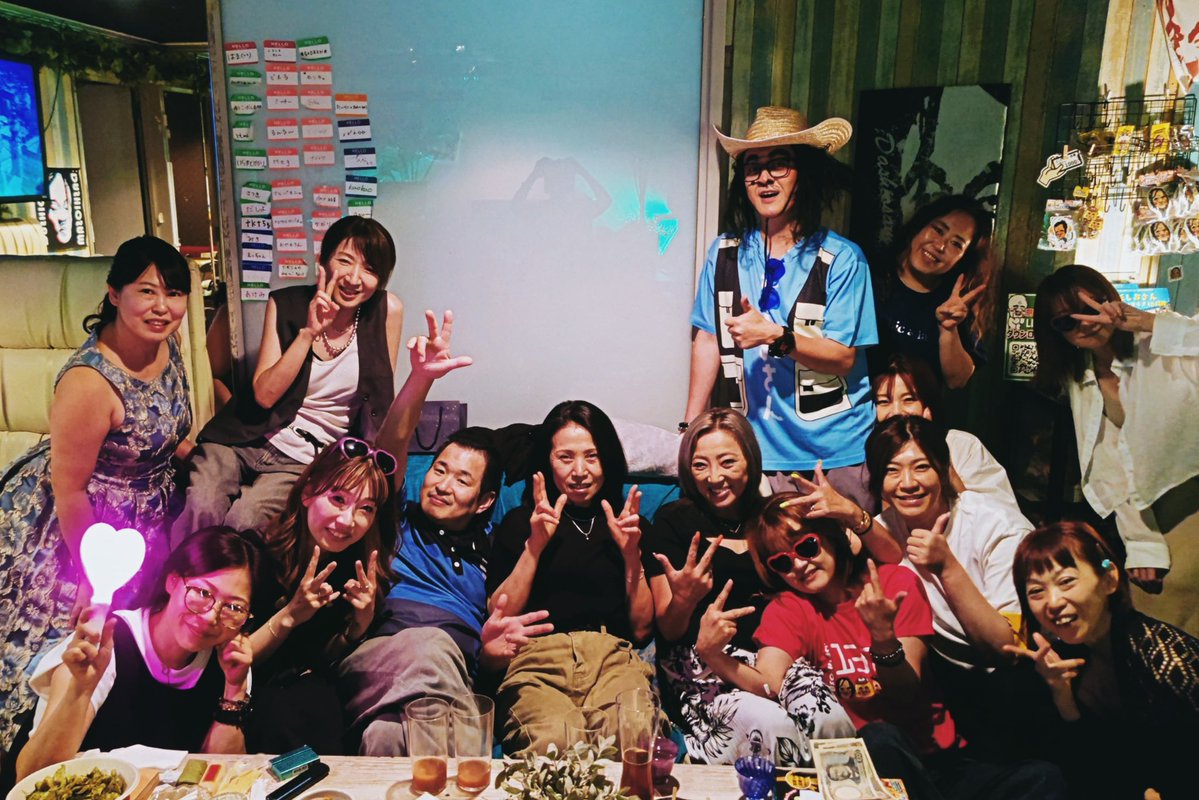 odashimamasashi's tweet photo. 昨日の仲間達の笑顔。
こういう会、
あと何回できるのかな😁
あと、
Instagramは無事に10万人突破しました✨
そして実はもうすでに
10万1千に届きかけています。
なんだか大変なことになってきてます😅 https://t.co/Oq0rANSbCt