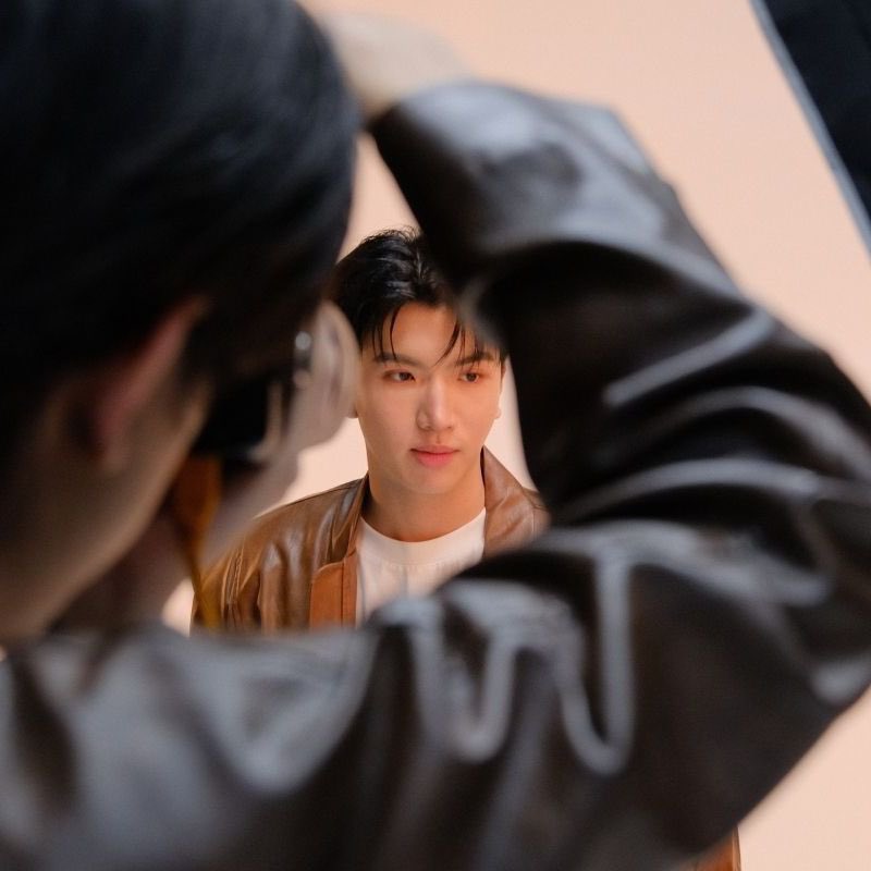 blue_sia__'s tweet photo. The concept of taking each other photos, boyfriends😌

#sea_ta_lay #keenkeno #seakeen https://t.co/a9NbGIdTxB