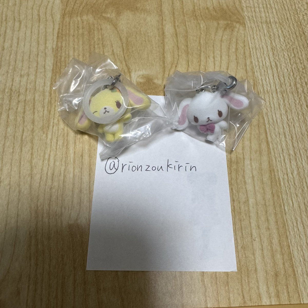 rionzoukirin's tweet photo. 【シュガーバニー　ふわふわめじるしアクセサリー交換】

譲 : しろうさ、はなうさ
求 : ストロベリーうさ

千葉市周辺>郵送にて交換。
カプセルはございません。

検索からでもお気軽にお声がけください。
よろしくお願いいたします。 https://t.co/f57s9ejaM2