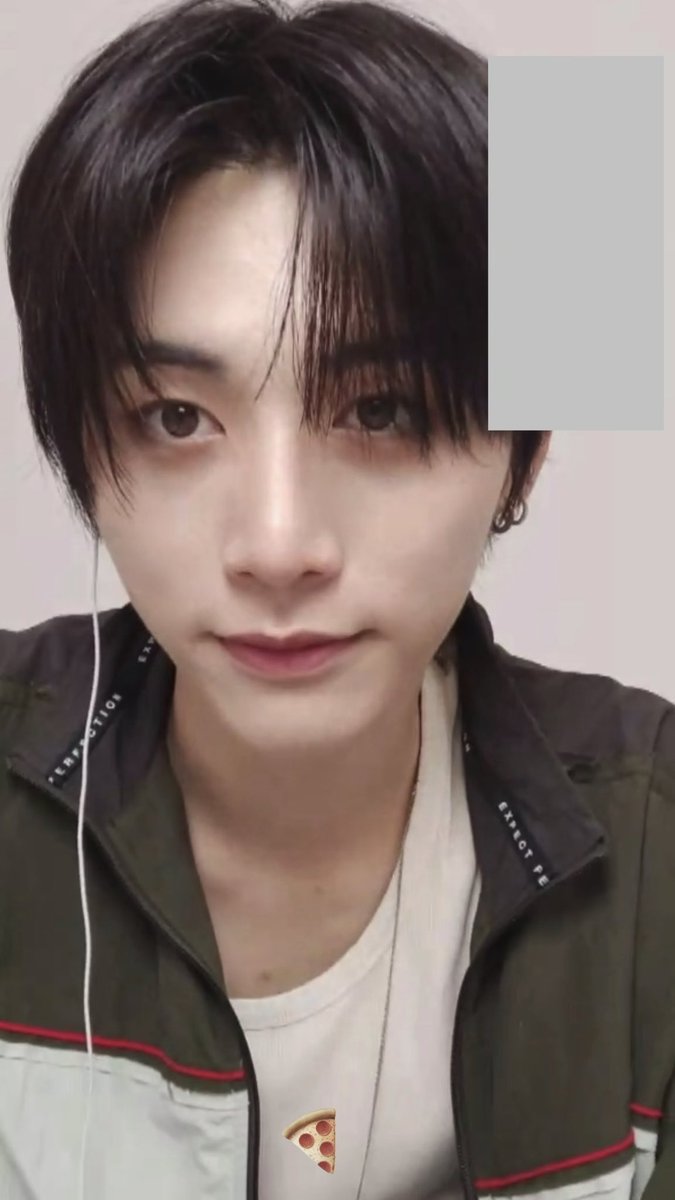 mycatdongmin's tweet photo. taesan looks so cute for today’s kmstation video calls ㅜㅜ… https://t.co/0Gz1D1gPZz